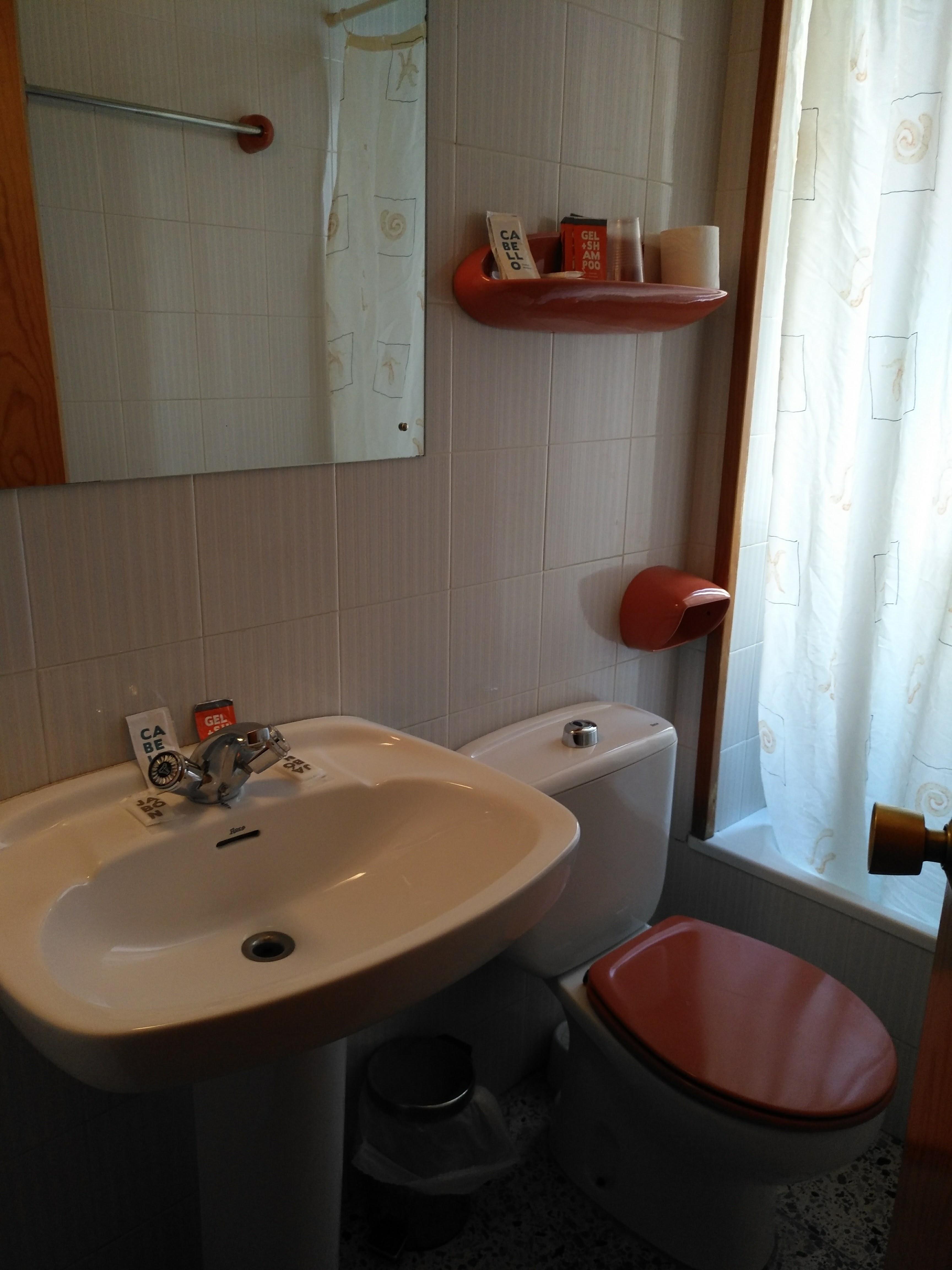 Hostal Porta De Nuria リベス・デ・フレセル エクステリア 写真