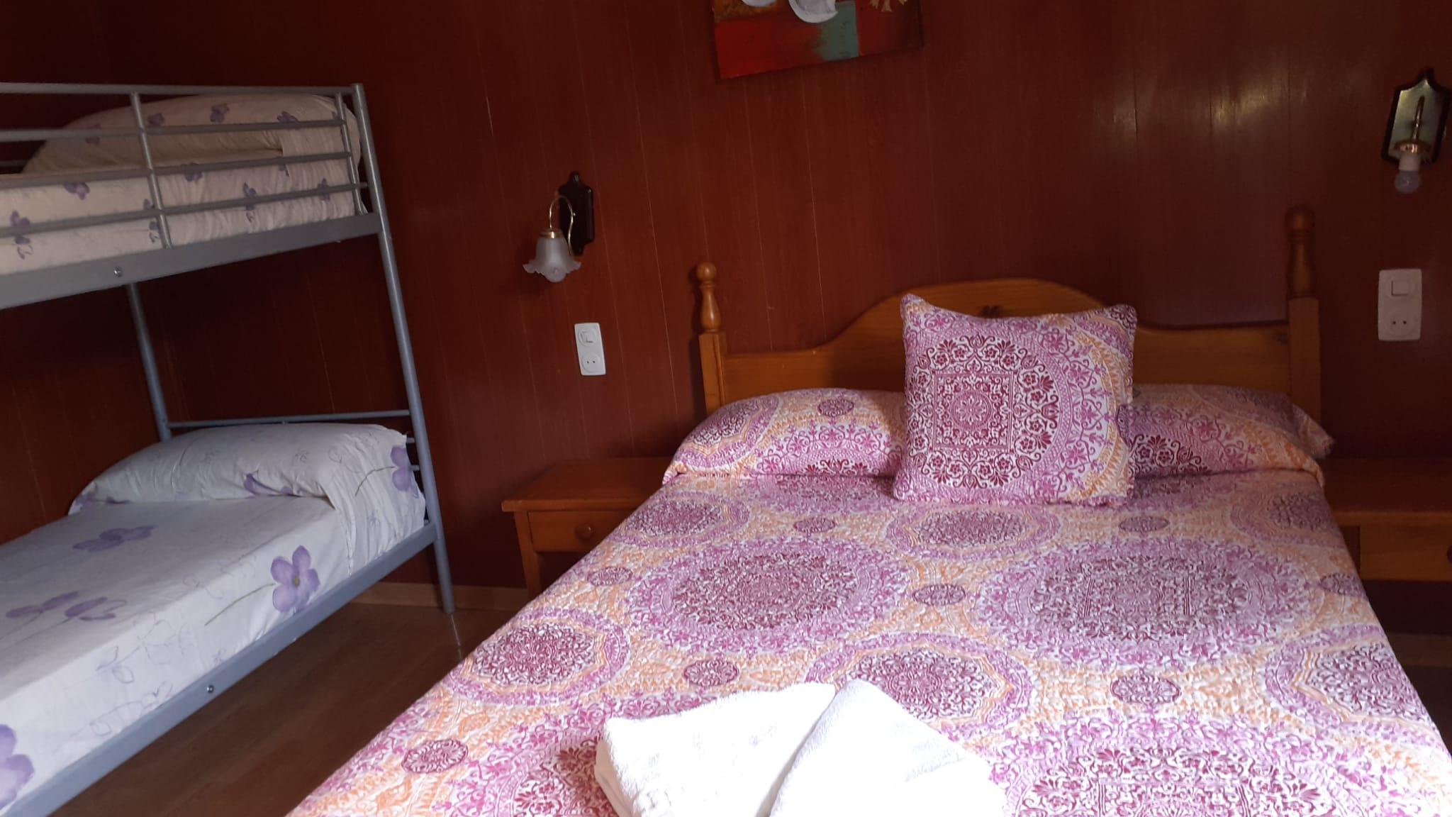 Hostal Porta De Nuria リベス・デ・フレセル エクステリア 写真