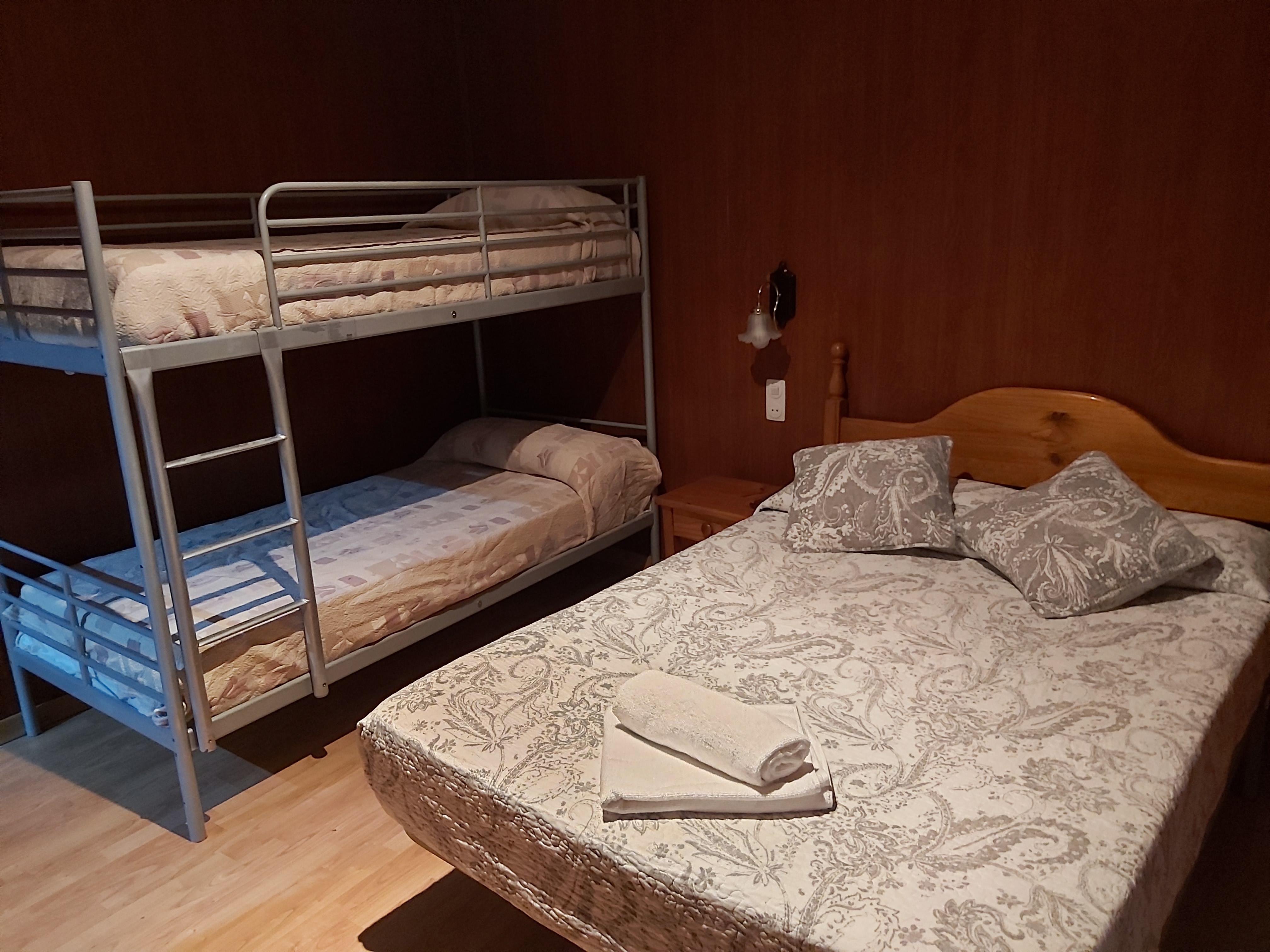 Hostal Porta De Nuria リベス・デ・フレセル エクステリア 写真