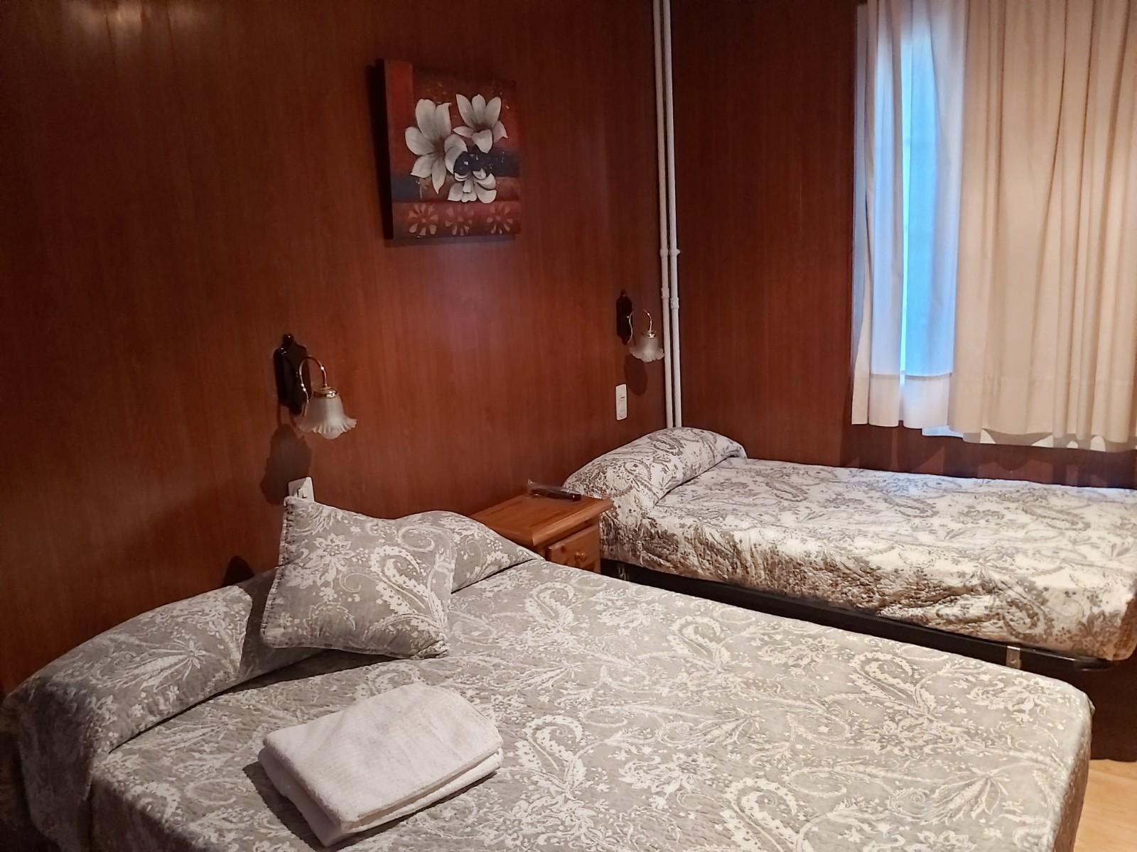 Hostal Porta De Nuria リベス・デ・フレセル エクステリア 写真