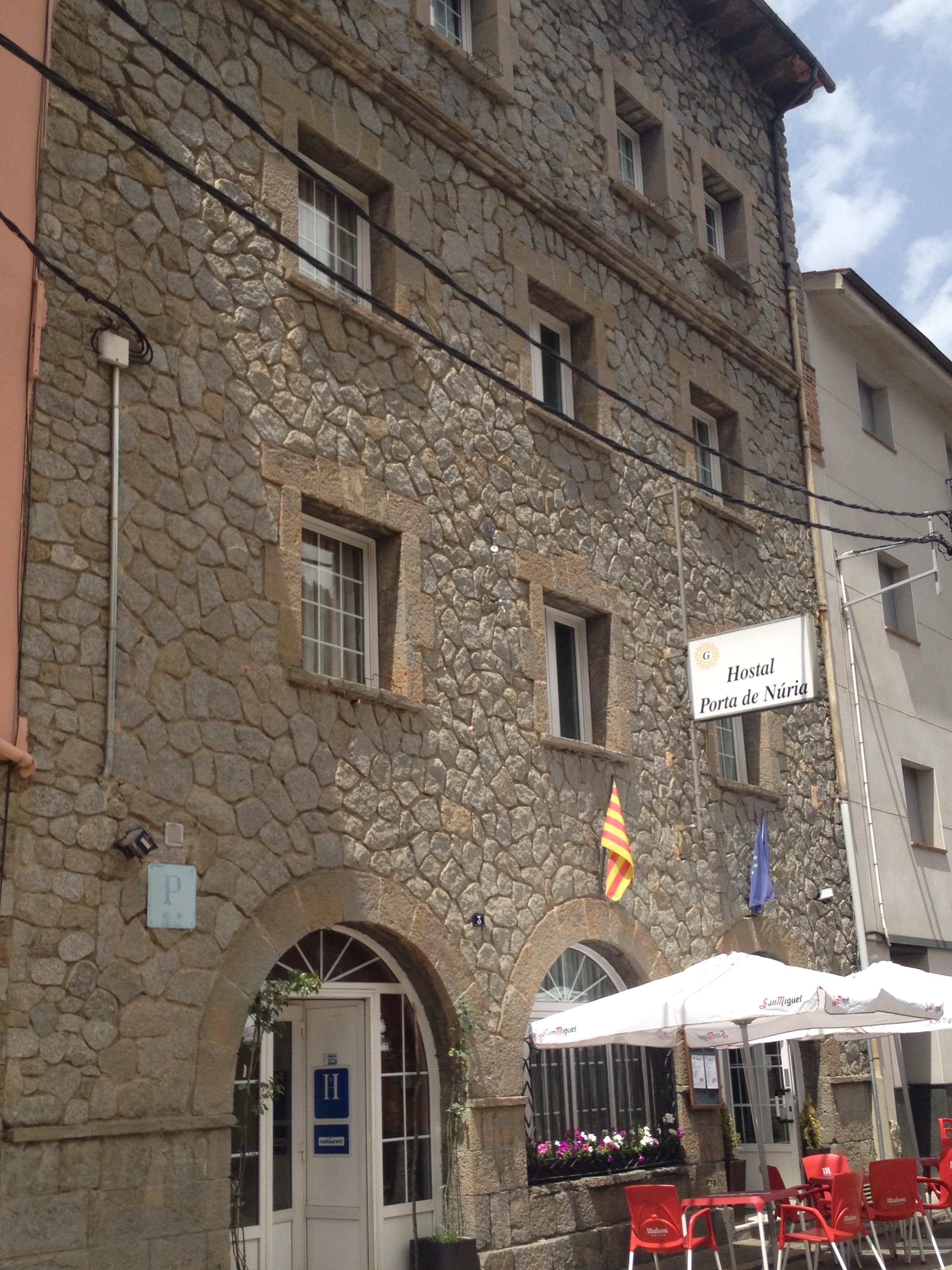 Hostal Porta De Nuria リベス・デ・フレセル エクステリア 写真