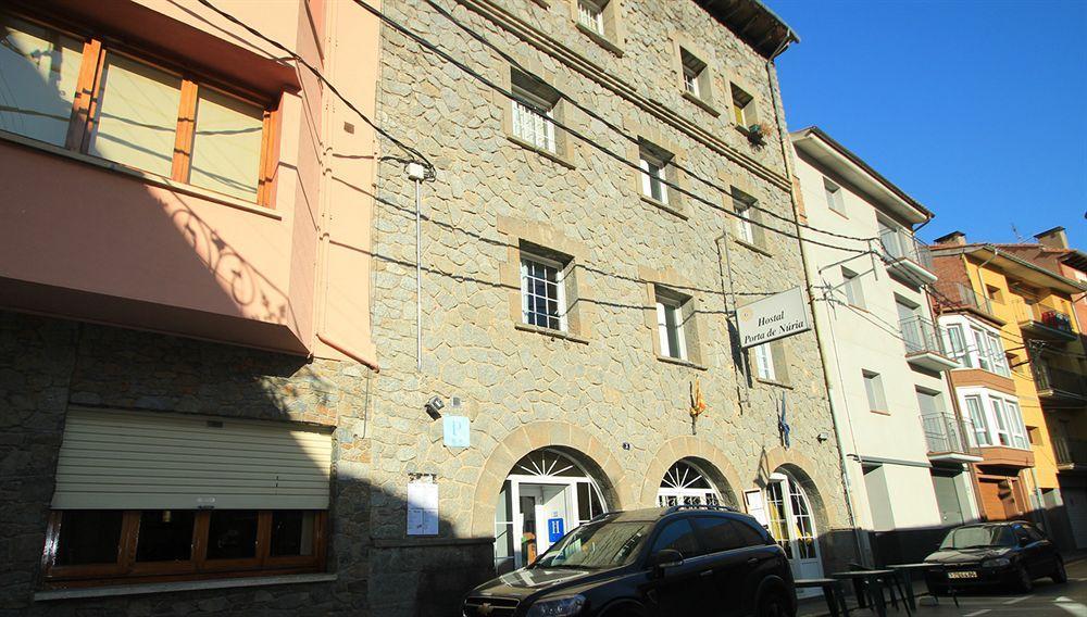 Hostal Porta De Nuria リベス・デ・フレセル エクステリア 写真