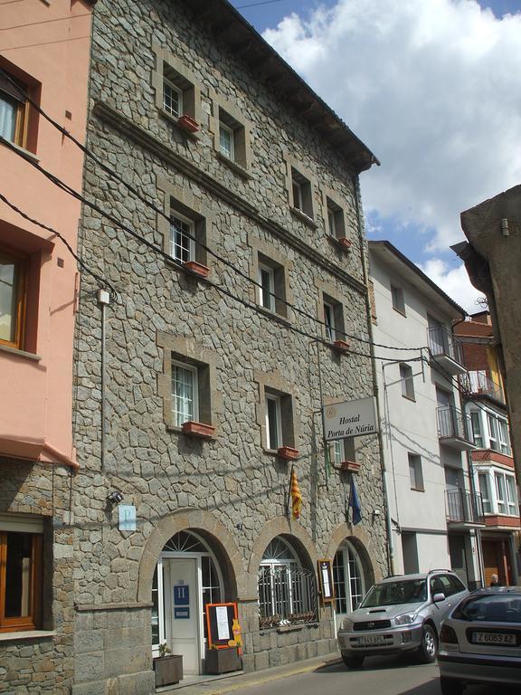 Hostal Porta De Nuria リベス・デ・フレセル エクステリア 写真