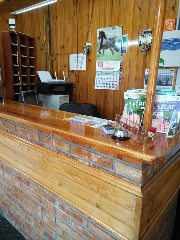 Hostal Porta De Nuria リベス・デ・フレセル エクステリア 写真